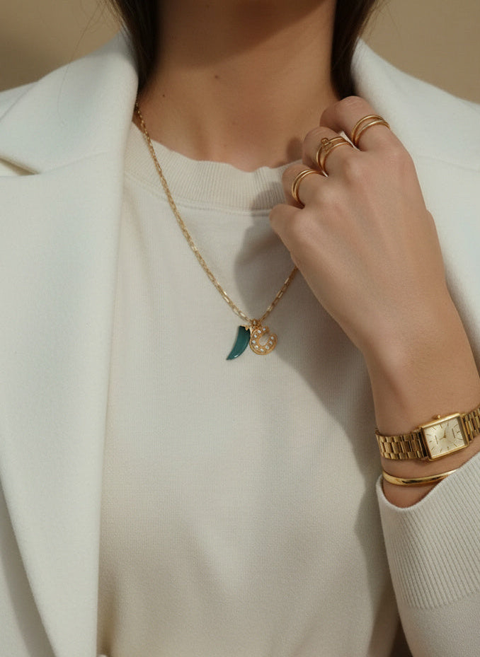 Green Onyx Horn Horse Shoe Pendant