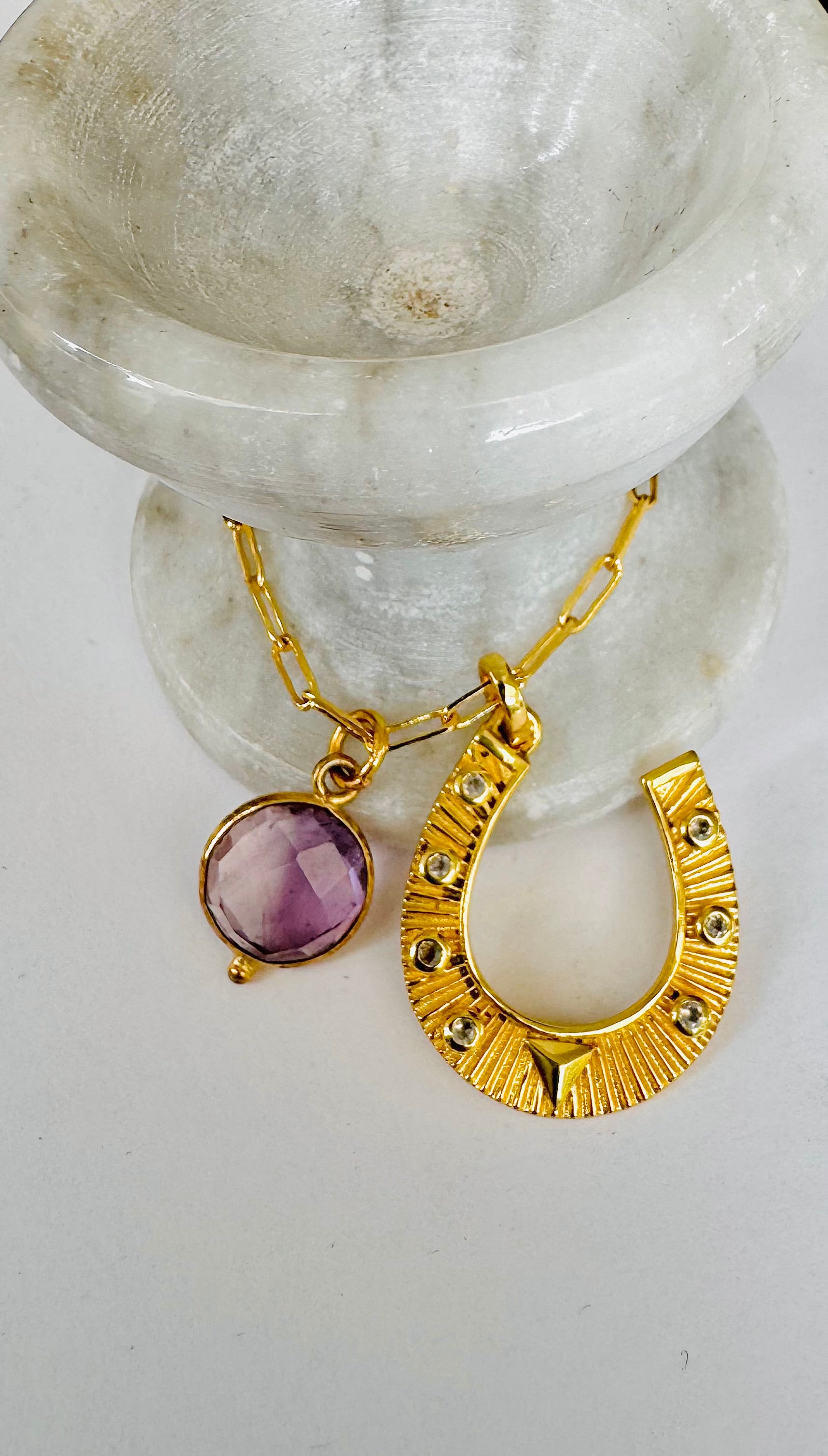 good luck horse shoe charm necklace