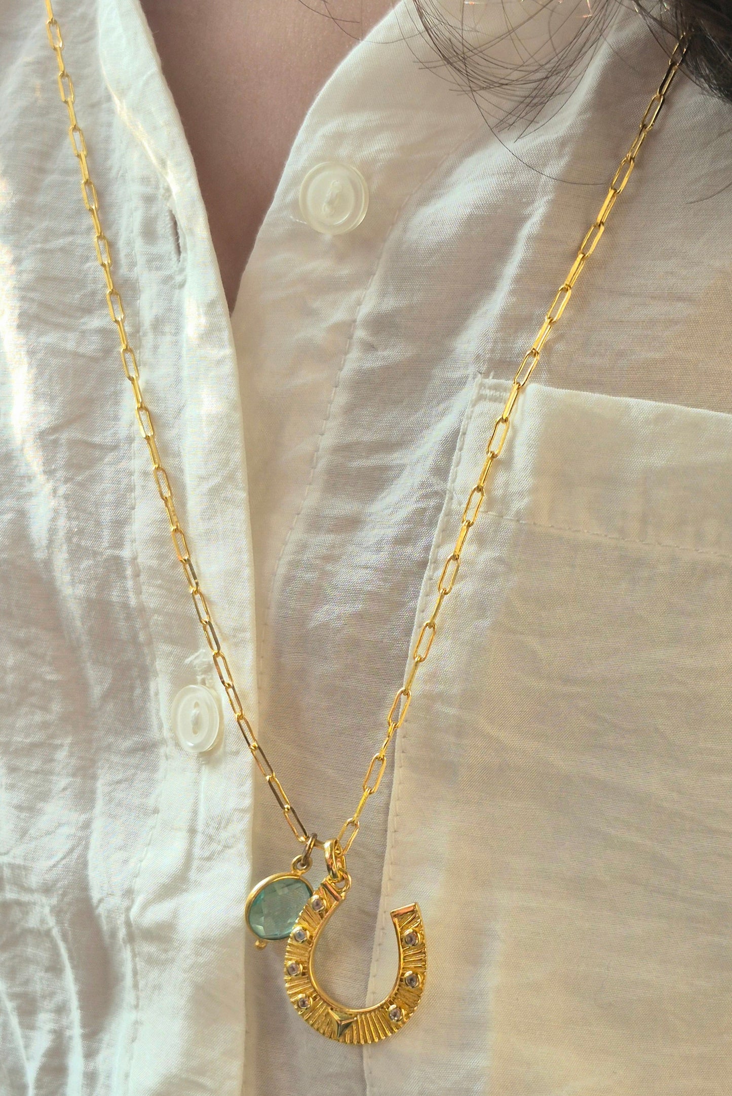 horse shoe quartz long chain